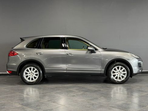 Used 2013 Porsche Cayenne AWD/4WD image 4