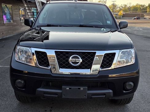 Used 2016 Nissan Frontier SV image 9