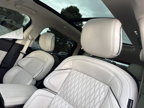 Certified 2024 Lincoln Nautilus Black Label image 12