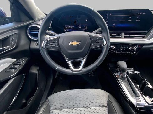 Used 2024 Chevrolet Trax LT w/ Driver Confidence Package FWD image 5