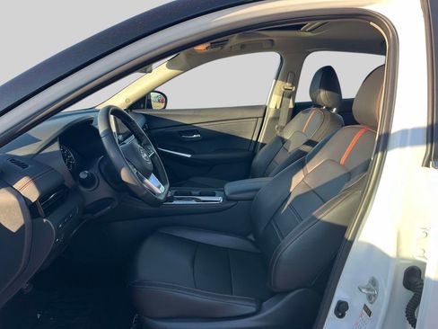 Used 2025 Nissan Sentra SR w/ SR Premium Package image 12