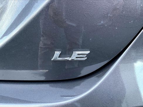 Used 2019 Toyota Camry LE image 8