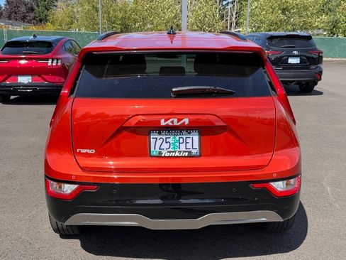 Used 2023 Kia Niro Wind w/ Wind Preserve Package FWD image 6
