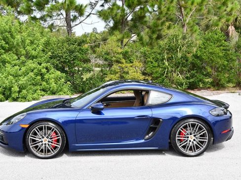 Used 2022 Porsche 718 Cayman GTS RWD image 23