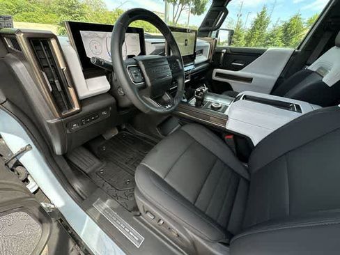 Used 2024 GMC Hummer EV 2X AWD/4WD image 16