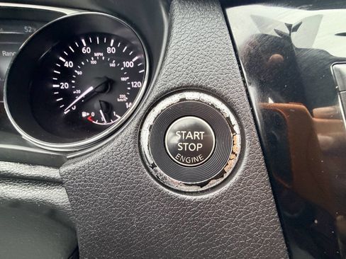 Used 2014 Nissan Rogue SV w/ SV Premium Package image 58