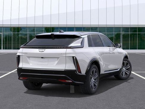 New 2025 Cadillac Lyriq Luxury image 4