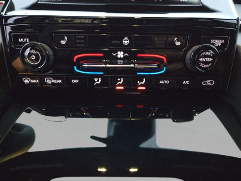 New 2025 Jeep Grand Cherokee Altitude image 20