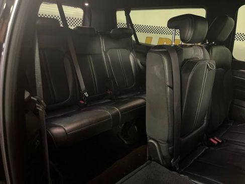 Used 2025 Jeep Wagoneer L Series II w/ 8-pass Seating Package AWD/4WD image 15