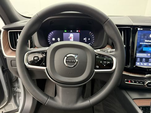Certified 2024 Volvo XC60 B5 Plus AWD/4WD image 14