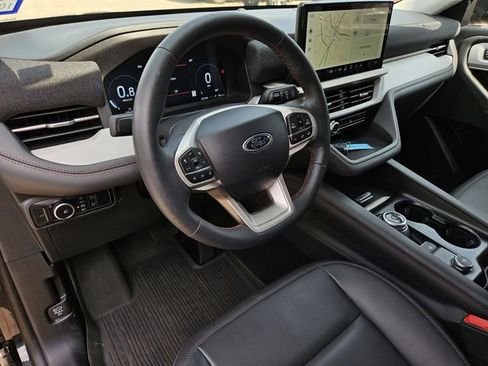 Used 2025 Ford Explorer Active w/ Active Comfort Package image 25