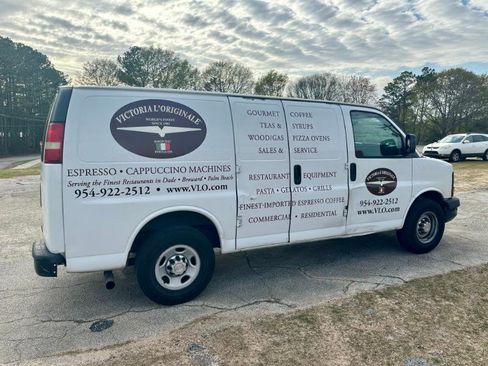 Used 2011 Chevrolet Express 2500 image 4