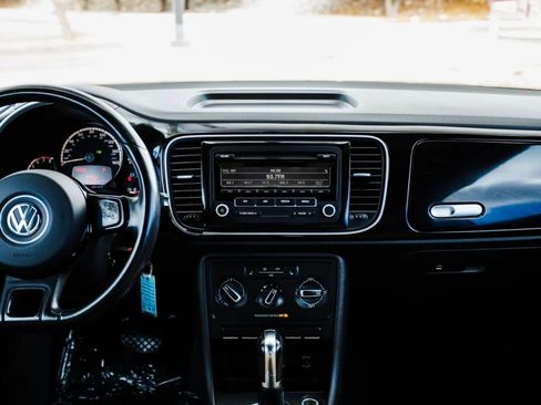 Used 2013 Volkswagen Beetle 2.5 50's Edition image 22