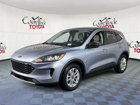 Used 2022 Ford Escape SE image 4