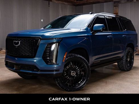 Used 2026 Cadillac Escalade Platinum Sport w/ LPO, ONYX Package AWD/4WD image 5
