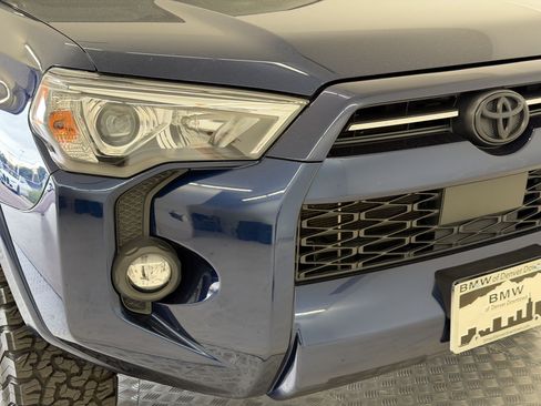 Used 2022 Toyota 4Runner SR5 Premium w/ Moonroof Package AWD/4WD image 12