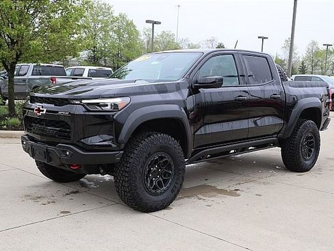 New 2024 Chevrolet Colorado ZR2 w/ ZR2 Bison Edition AWD/4WD image 2