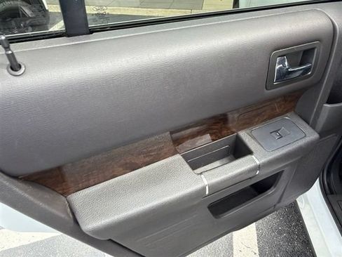 Used 2019 Ford Flex Limited FWD image 18