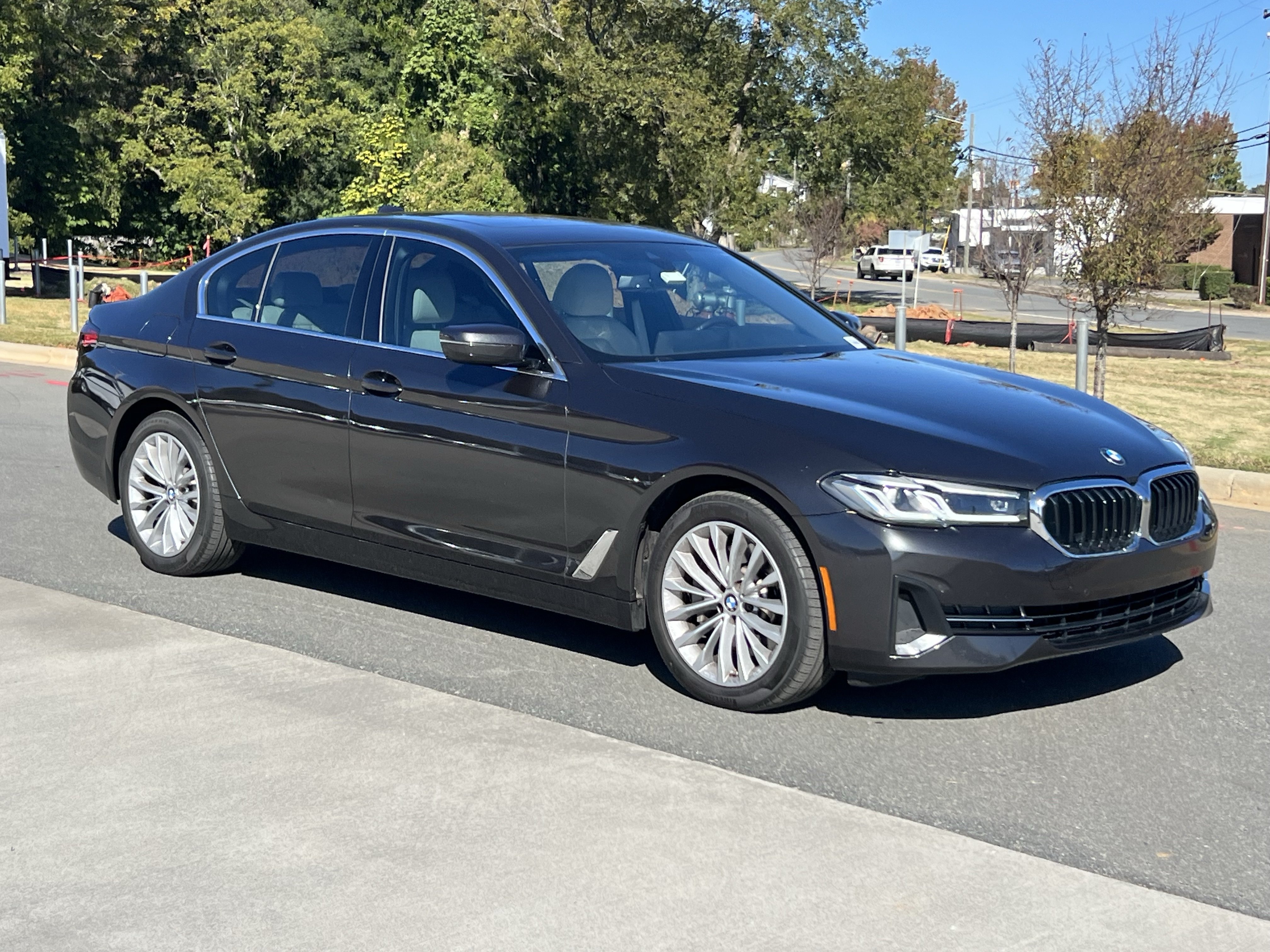 Used 2023 BMW 530i w/ Convenience Package RWD image 1