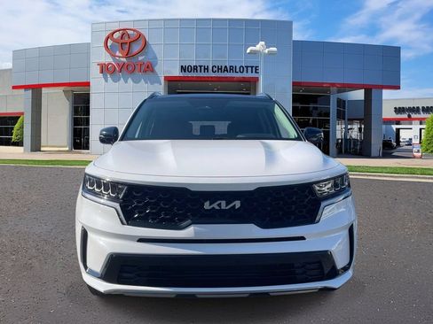 Used 2022 Kia Sorento S w/ Panoramic Sunroof Package FWD image 3