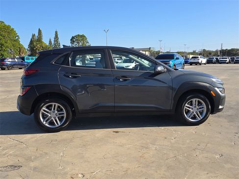 Used 2023 Hyundai Kona SE image 9