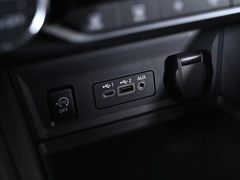 Certified 2024 Nissan Sentra SR FWD image 22
