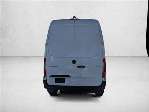 Used 2024 Mercedes-Benz Sprinter 2500 image 7