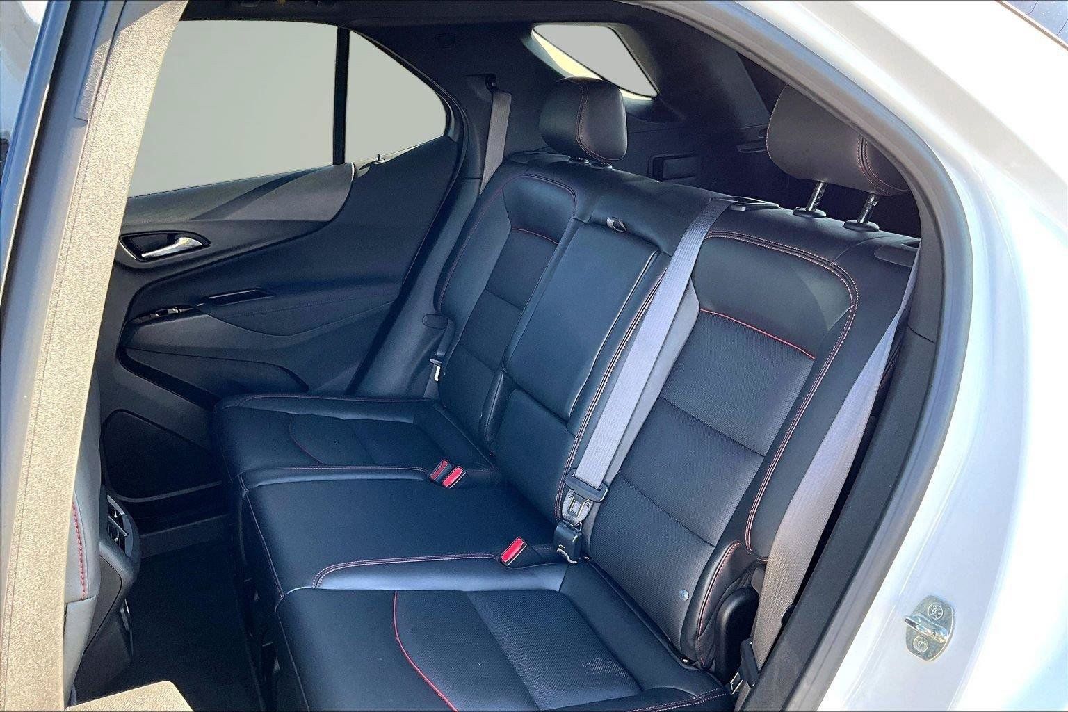 Used 2022 Chevrolet Equinox RS w/ RS Leather Package AWD/4WD image 27