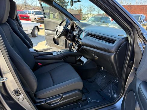 Used 2020 Honda HR-V Sport image 25