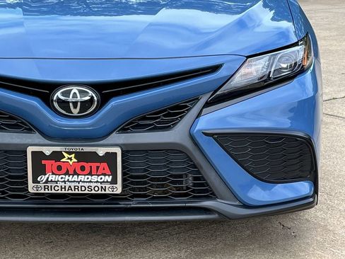 Used 2023 Toyota Camry SE FWD image 3