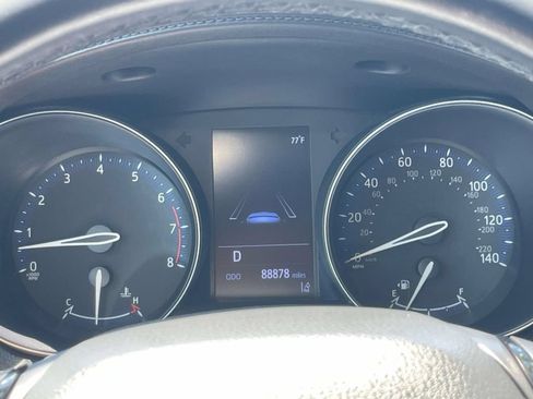 Used 2019 Toyota C-HR XLE FWD image 41