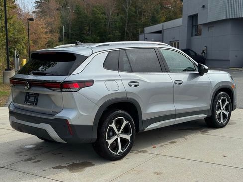 New 2025 Volkswagen Tiguan SE image 8