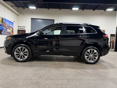 Used 2019 Jeep Cherokee Overland w/ Technology Group image 8
