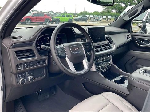 Used 2024 GMC Yukon XL SLT w/ SLT Luxury Package AWD/4WD image 14