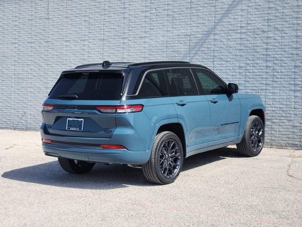 New 2026 Jeep Grand Cherokee Summit w/ Obsidian Package AWD/4WD image 4