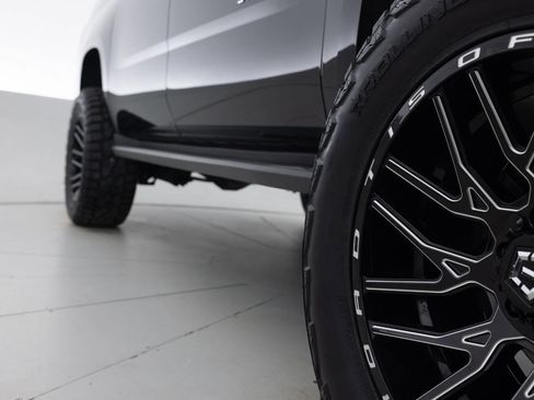 Used 2015 Chevrolet Suburban LT w/ Luxury Package image 23