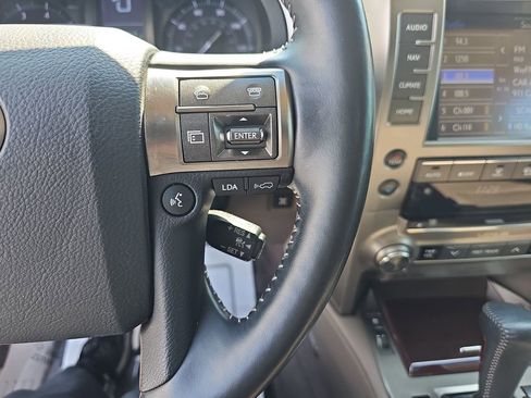 Used 2019 Lexus GX 460 Luxury image 23