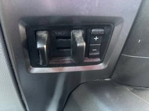 Used 2015 Ford F150 XLT w/ Equipment Group 302A Luxury AWD/4WD image 42