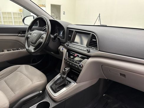 Used 2017 Hyundai Elantra SE w/ SE A/T Tech Package 03 FWD image 24