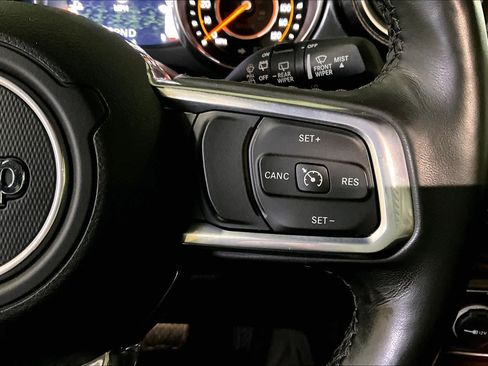 Used 2021 Jeep Wrangler Unlimited Sahara AWD/4WD image 23