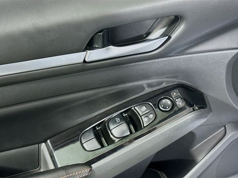 Used 2024 Nissan Altima 2.5 SR FWD image 15