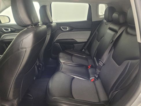 Used 2022 Jeep Compass Latitude FWD image 18
