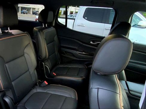 Used 2022 GMC Acadia AT4 image 18