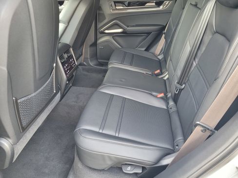 New 2025 Porsche Cayenne Turbo AWD/4WD image 14