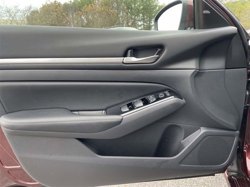 Used 2025 Nissan Altima 2.5 SL image 16