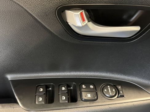 Used 2023 Kia Rio S FWD image 19
