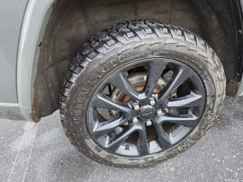 Used 2020 Jeep Grand Cherokee Altitude AWD/4WD image 26