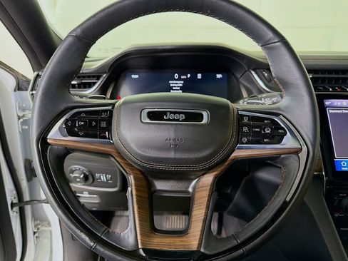 Used 2024 Jeep Grand Cherokee Summit AWD/4WD image 13