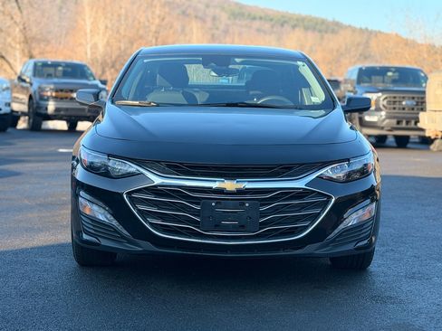 Used 2025 Chevrolet Malibu LT image 2