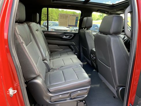 Used 2024 Chevrolet Suburban RST w/ Luxury Package RWD image 42